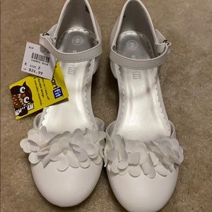 New girls white little heels dress shoes size 2
